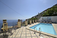 Click for more pictures of Villa Amanda