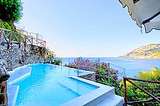 Click for more pictures of Villa Delfina