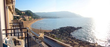 Click for more pictures of Appartamento Lungomare B