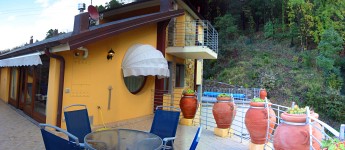 Click for more pictures of Villa Floriana A