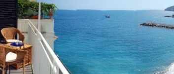 Click for more pictures of Appartamento Attilia B