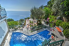 Click for more pictures of Villa Iside