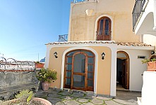 Click for more pictures of Villa Mirabella E