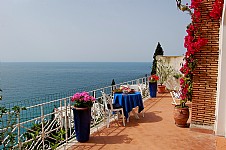 Click for more pictures of Villa Tambria