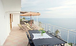 Click for more pictures of Villa Freda B