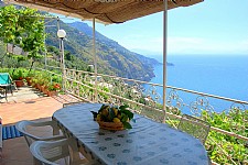 Click for more pictures of Appartamento Nemorina A