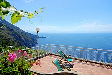 Click for more pictures of Appartamento Nemorina B