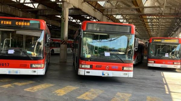 railway catering services strike Elior