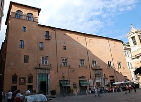 Piazza Capranica