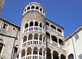 Palazzo Contarini del Bovolo