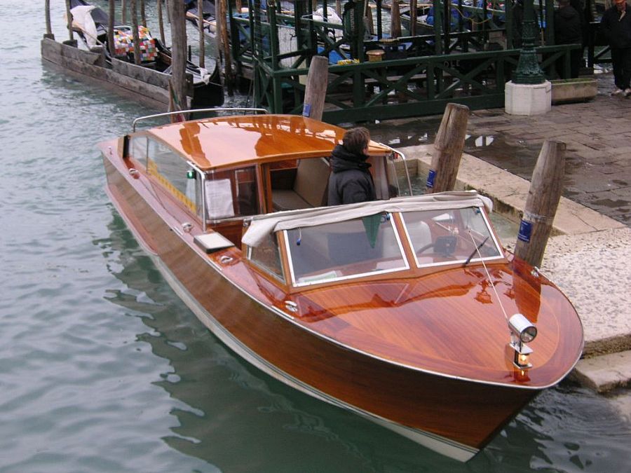 water taxi tour of venice