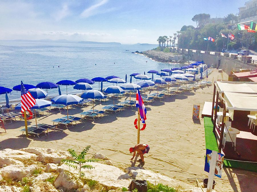 Lido Sombrero Beach