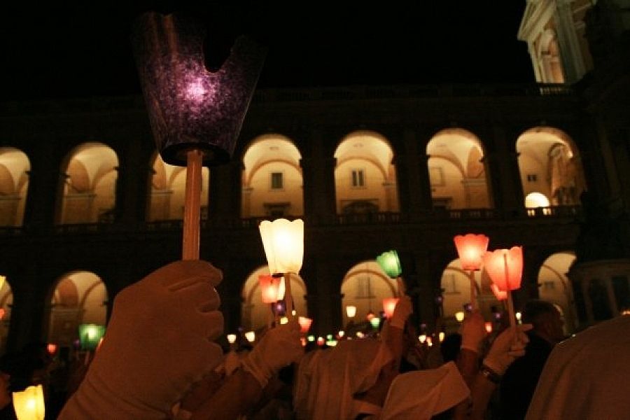 Weekly Rosary by Candelight