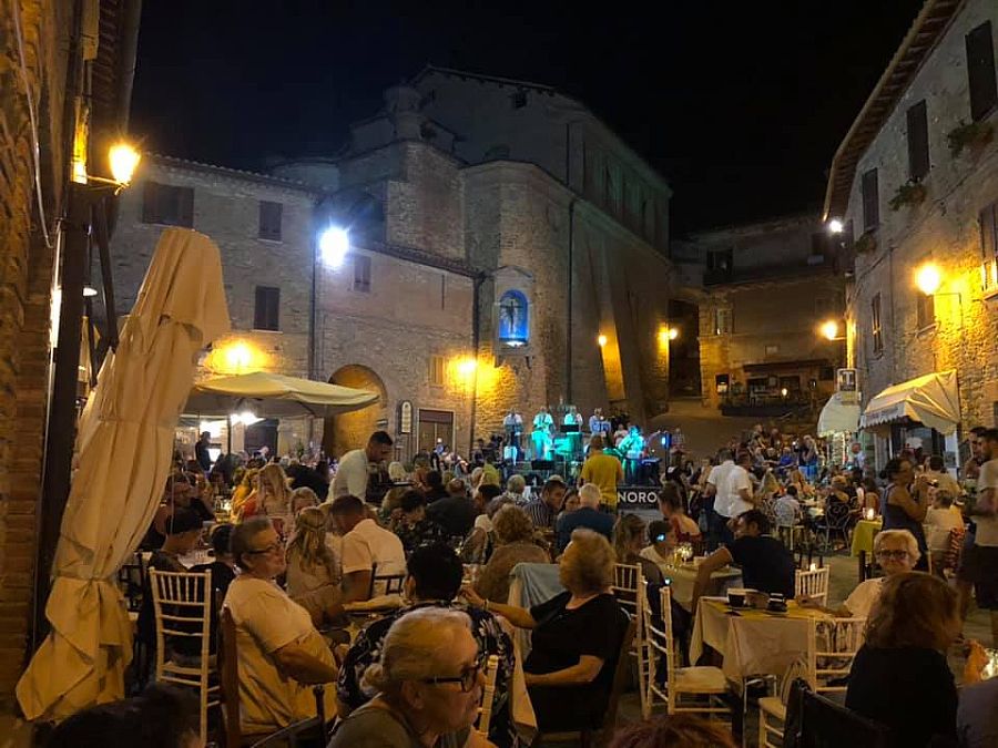 Caffe della Piazza Panicale