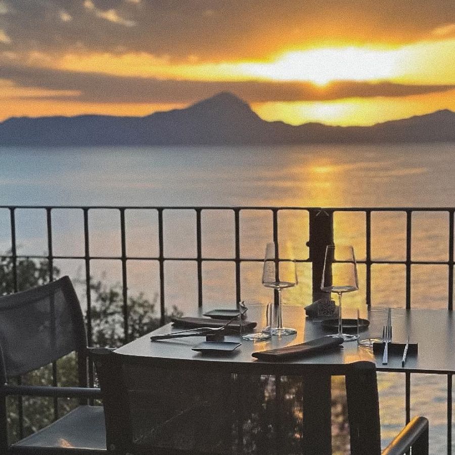 Nera Restaurant and Drinks